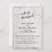 古びた木製のポスト 結婚式のお祝い 招待状 (正面)