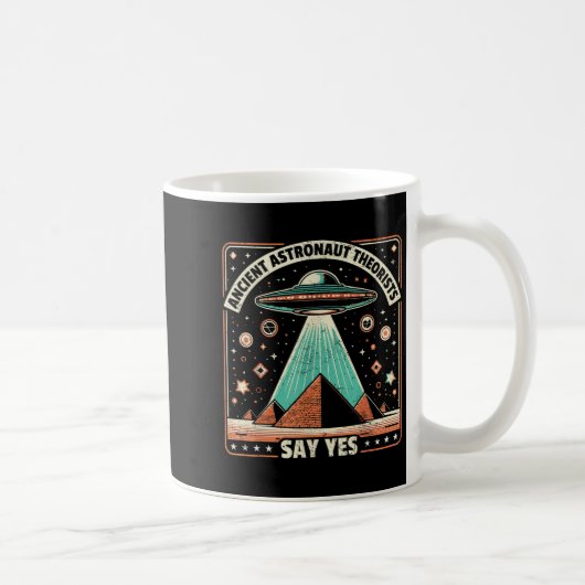古代の宇宙飛行士の快適な言うYesエイリアンUfo Theo コーヒーマグカップ (右)