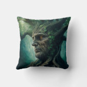 古代の木の神秘的な森のワイズ顔 クッション (裏面)