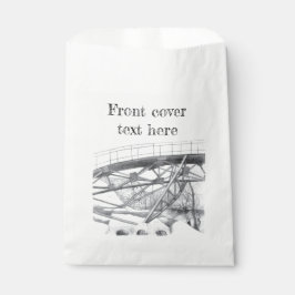 古代の歩道橋。鉛筆スケッチ。 フェイバーバッグ