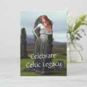 古代の石の前でポーズをとるケルト人の女性 シーズンカード (スタンド正面)