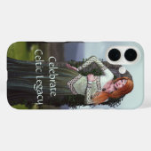 古代の石の前でポーズをとるケルト人の女性 Case-Mate iPhoneケース (裏面 (横))