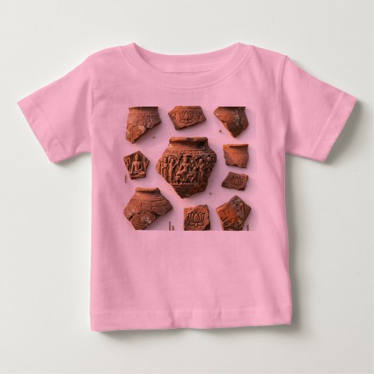 古代の石の遺物パターンベイビーTシャツ ベビーTシャツ (正面)