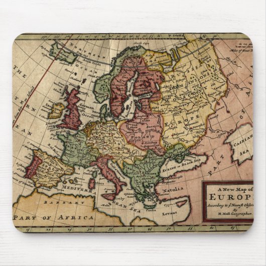 古代の1721年のヨーロッパの地図by Herman Moll マウスパッド (正面)