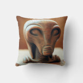 古代エイリアン像 クッション (裏面)