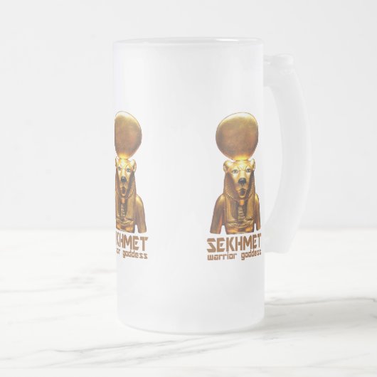 古代エジプトからのSekhmet Aの戦士の女神 フロストグラスビールジョッキ (正面右)