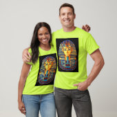 古代エジプトのファラオトゥタンカームン金ゴールドマスク Tシャツ (ユニセックス)