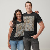 古代エジプトのファラオ ヒエログリフ 彫刻 テキスト Tシャツ (ユニセックス)