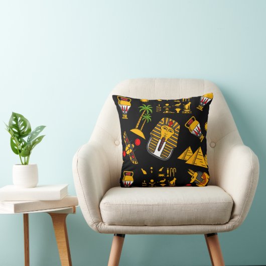 古代エジプトの象形文字のパターン背景 クッション (椅子)