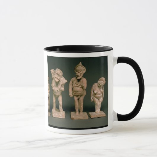 古代ギリシャ文化の男優と女優の小像c マグカップ (右)