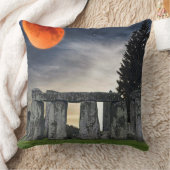 古代ストーンヘンジ&神秘的な赤い満月 クッション (ブランケット)