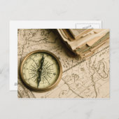 古代地図上の古いコンパス ポストカード (正面/裏面)