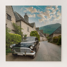 古風な村に停められたヴィンテージ車 ジグソーパズル