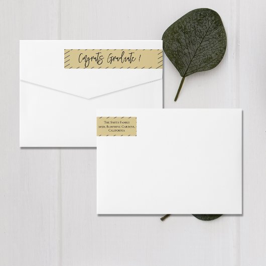 可愛いおめでとう大学院生ブラウンストライプのスクリプト ラップアラウンドラベル