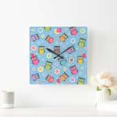 可愛いおもしろいトレンディーフクロウと花柄 スクエア壁時計 (ホーム)