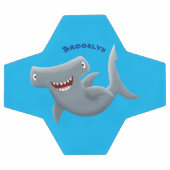 可愛いおもしろいハンマーヘッドシャーク漫画 サッカーボール (フラット)