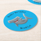 可愛いおもしろいハンマーヘッドシャーク漫画 ラウンドペーパーコースター (アングル)