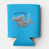 可愛いおもしろいハンマーヘッドシャーク漫画 缶クーラー (裏面)