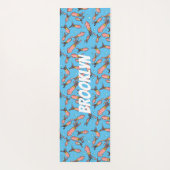 可愛いおもしろいピンクのイカ漫画 ヨガマット (裏面)