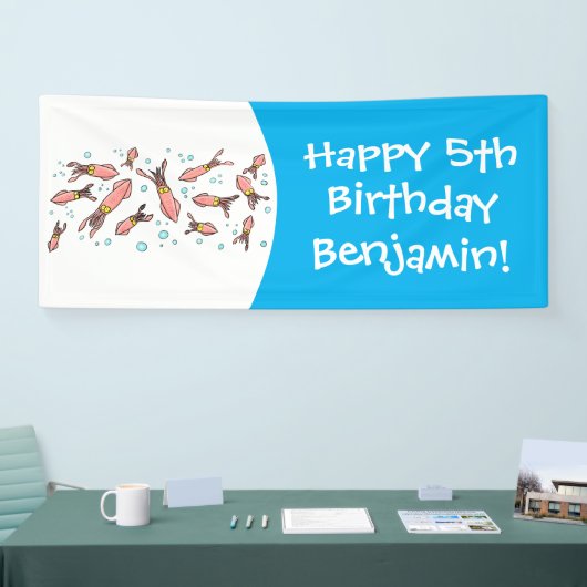 可愛いおもしろいピンクのイカ漫画 横断幕 (トレードショー)