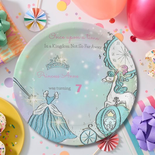 可愛いお姫様のおとぎ話の誕生日 ペーパープレート