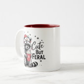 可愛いがフェラルなクリスマスアライグマかわいい動物のクリスマス ツートーンマグカップ (正面左)