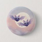 可愛いこうもり飛んでいるバイザフルムーン – ボタン 缶バッジ (正面)