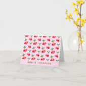 可愛いさくらんぼフルーツパターンレッドピンクパーソナライズされた カード (黄色い花)