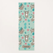 可愛いぶら下がったナマケモノパーソナライズされたの名前  ヨガマット (正面)