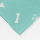 可愛いアクアマリンフワフワ白プードルパピードッグボーン フリースブランケット (角)