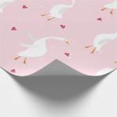 可愛いアヒルとピンクのハートのシームレスなパターン ラッピングペーパー (角)