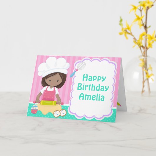 可愛いアフリカ系アメリカ人ガールベーキング誕生日パーティー カード (黄色い花)