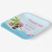 可愛いアフリカ系アメリカ人海賊少女ピンク誕生日 ペーパープレート (傾斜あり)