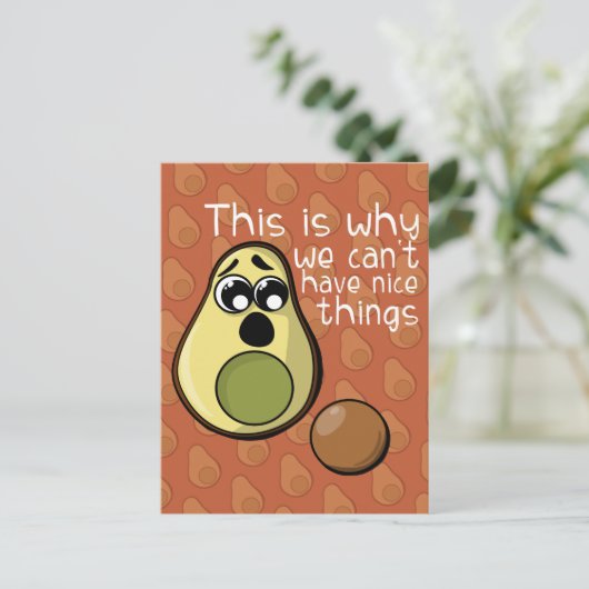 可愛いアボカドだから私たちは良いものを持つことができない ポストカード (スタンド正面)