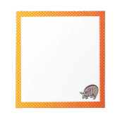 可愛いアルマジロ；イエローオレンジ ノートパッド (正面)