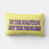 可愛いアートワークデザイン「BE THE SOLUTION」買今すぐ ランバークッション (裏面)