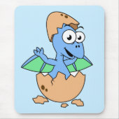 可愛いイラストレーションのベビーPterodactylハッチング。 マウスパッド (正面)