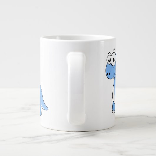 可愛いイラストレーションブロントサウルス。 ジャンボコーヒーマグカップ (裏面)