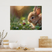 可愛いウサギと緑の野のラディバグ ポスター (キッチン)