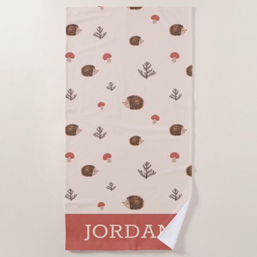 可愛いウッドランドヘッジホッグ&マッシュルームパターン ビーチタオル (正面)