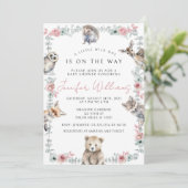 可愛いウッドランド森林動物のベビーガールシャワー 招待状 (スタンド正面)