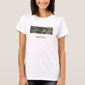 可愛いエンジェル猫の緑の目 Tシャツ (正面)