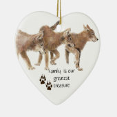 可愛いオオカミの子達 – 家族は私たちの宝素晴らし物です セラミックオーナメント (右)