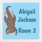 可愛いオッターダイビングパーソナライズされたアニメ ラベル (デザイン1)