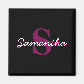 可愛いカスタマイズ可能なピンクと黒のモノグラムスクリプト マグネット (正面)