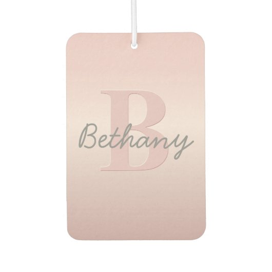 可愛いカスタマイズ可能なピンクのモノグラム&あなたの名前スクリプト カーエアーフレッシュナー (正面)