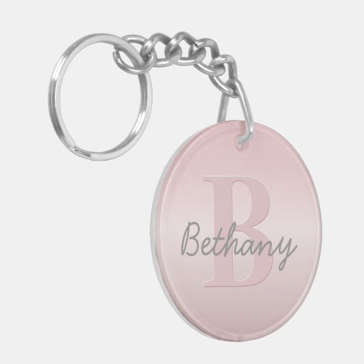 可愛いカスタマイズ可能なピンクのモノグラム&あなたの名前スクリプト キーホルダー (正面左)