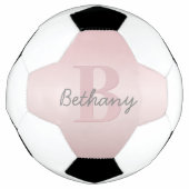 可愛いカスタマイズ可能なピンクのモノグラム&あなたの名前スクリプト サッカーボール (正面)