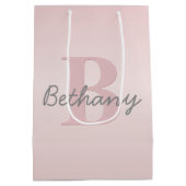 可愛いカスタマイズ可能なピンクのモノグラム&あなたの名前スクリプト ミディアムペーパーバッグ (裏面)