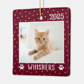 可愛いカスタム猫の名前の年の手のプリント休日 セラミックオーナメント (左)